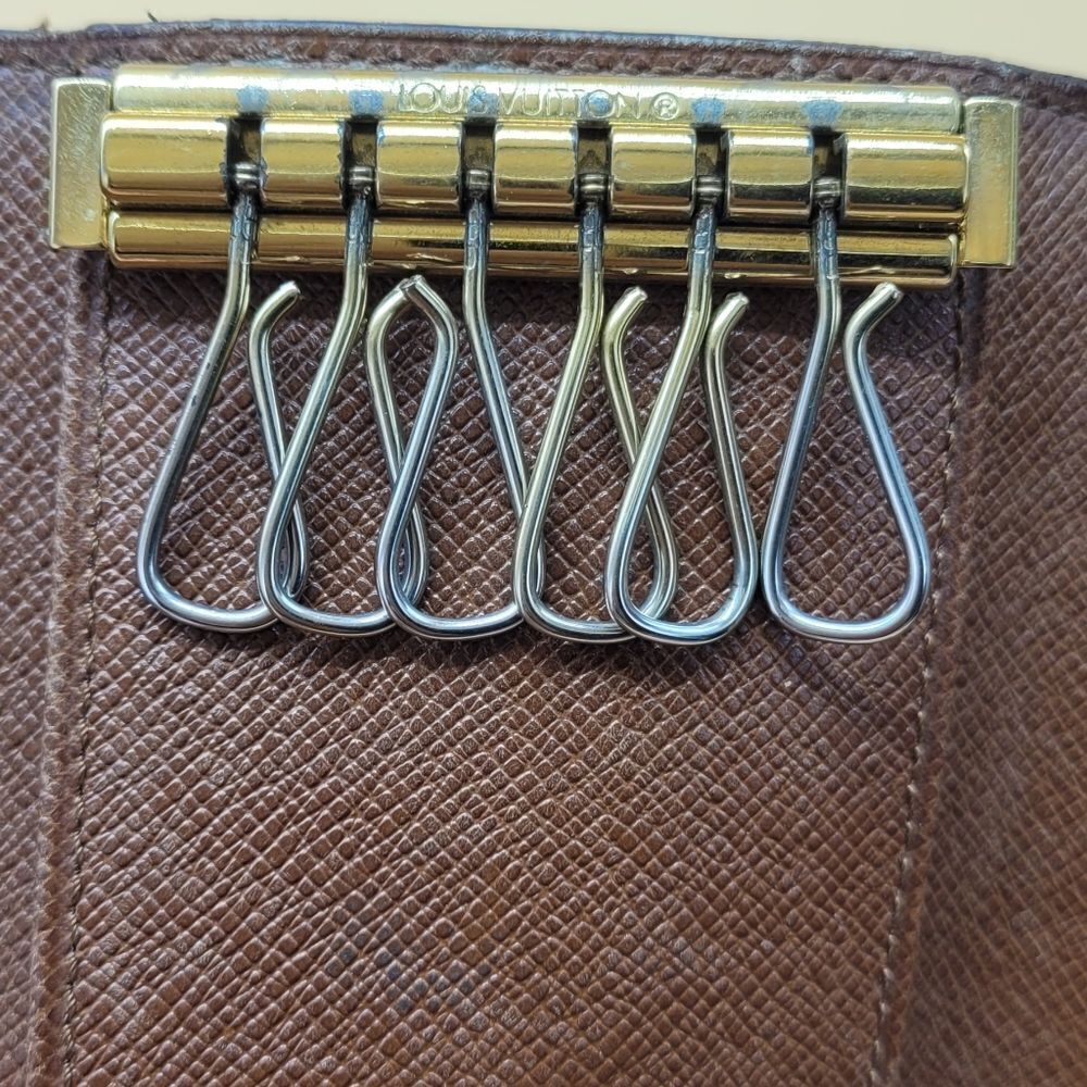 Authentic Louis Vuitton Monogram Keychain Wallet - Picture 8 of 9